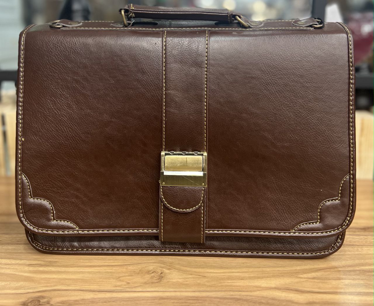 کیف مردانه مدل تک قفل چرم صنعتی مقاوم و رمزدار