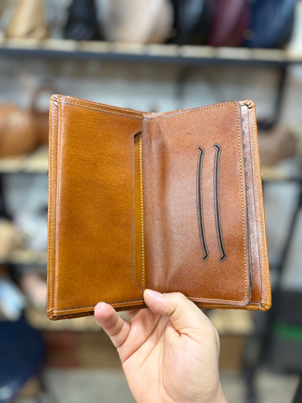 کیف پول کُتی ساده چرم طبیعی میلیان فضای داخل کیف