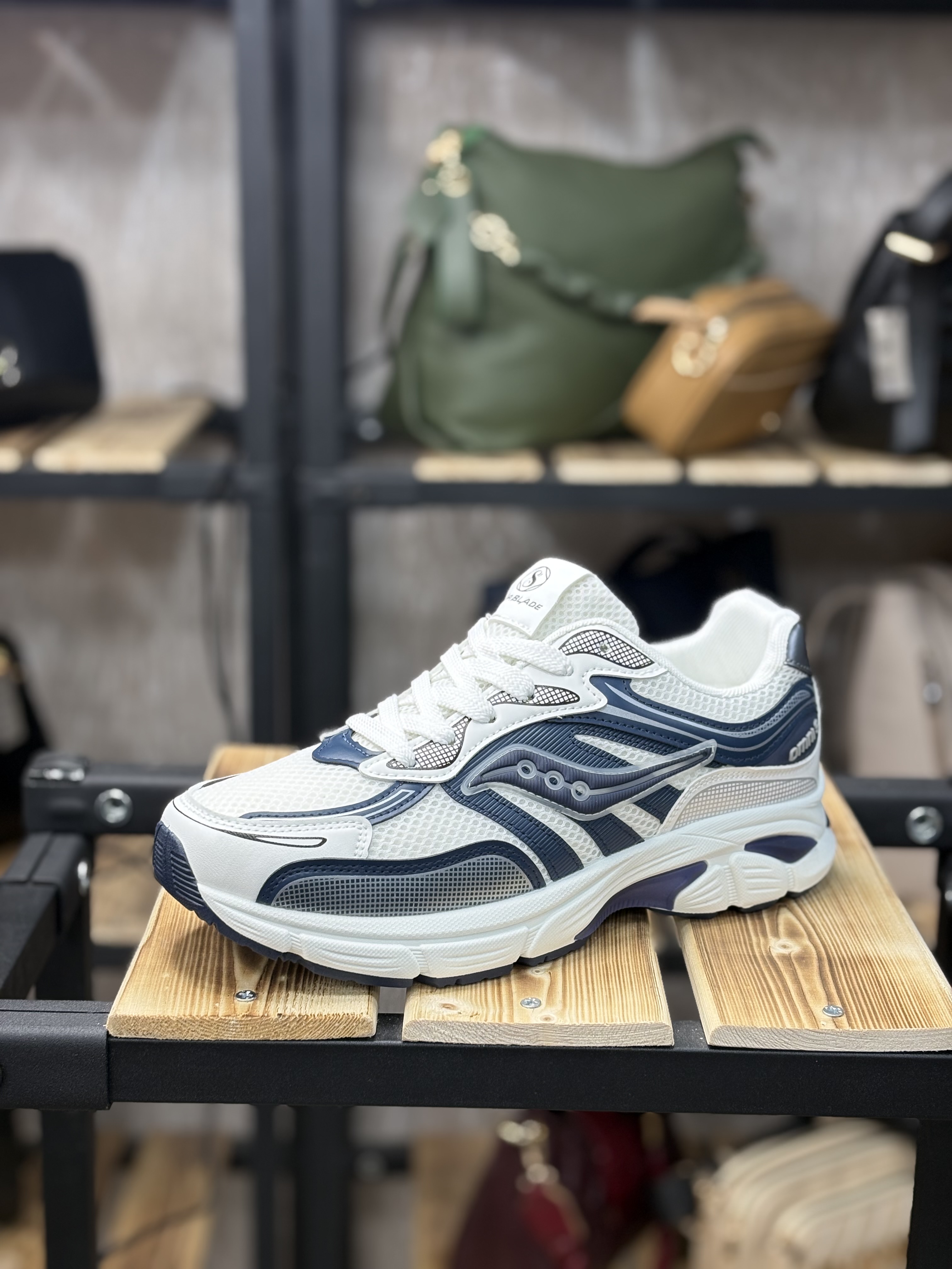 کتونی مردانه ساکونی وارداتی چینی