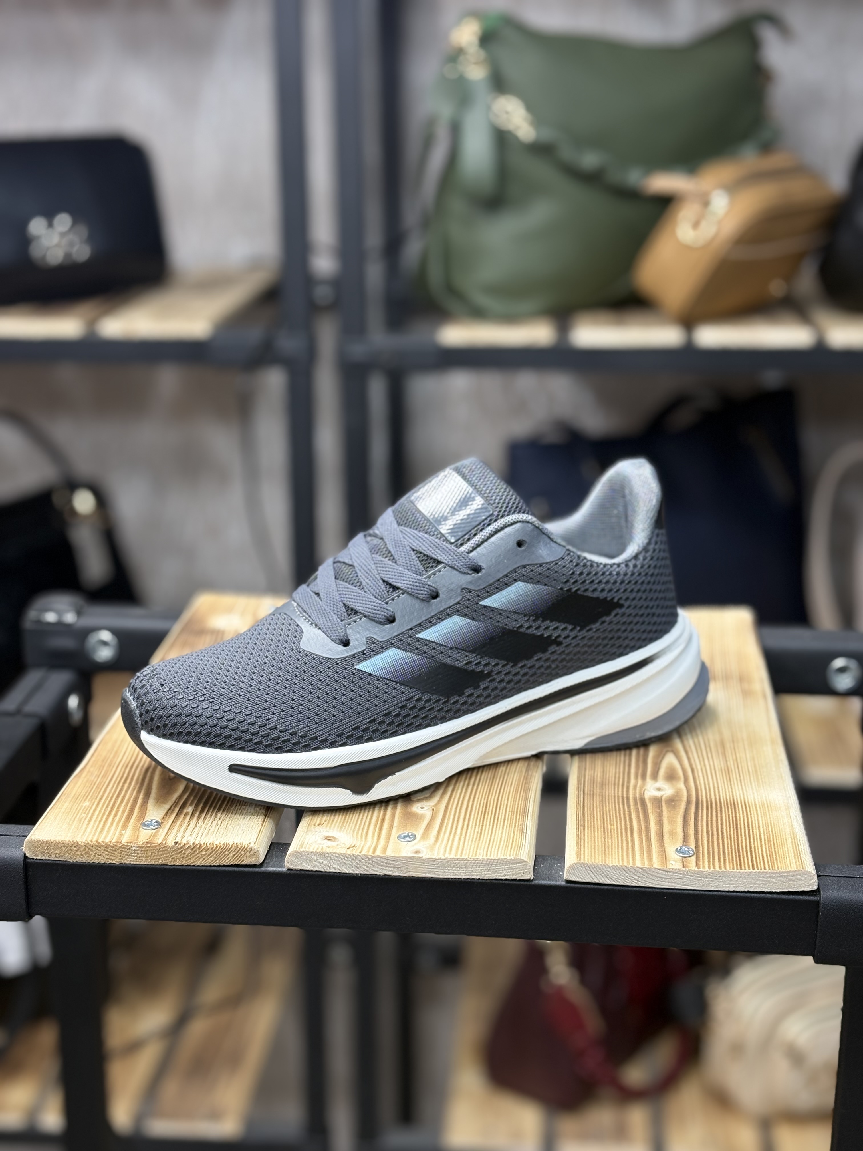 کتونی زنانه آدیداس وارداتی چینی