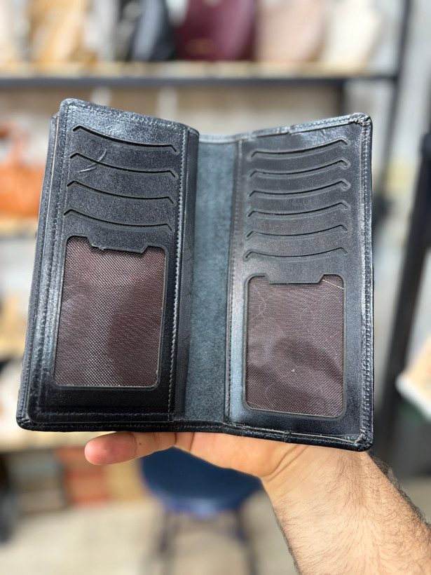 کیف پول کتی مدل نوار وسط چرم طبیعی میلیان مشکی فضای داخل کیف